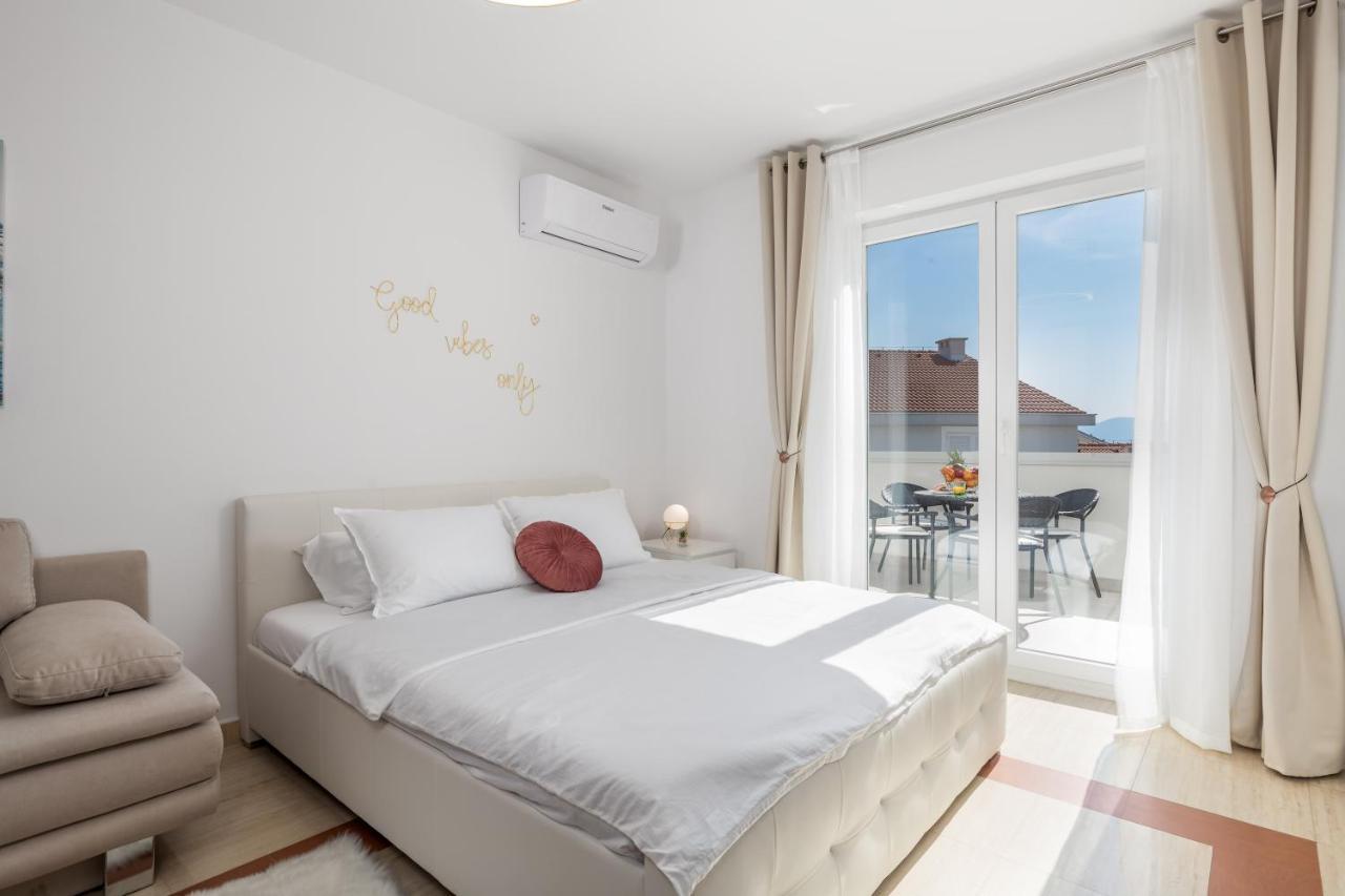 Luxury Studio Apartment Honeymoon Selce Exteriör bild