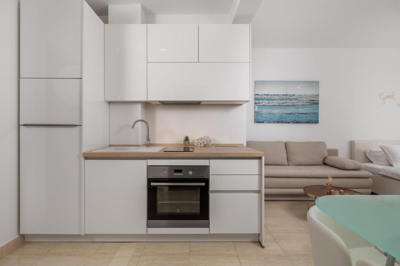Luxury Studio Apartment Honeymoon Selce Exteriör bild