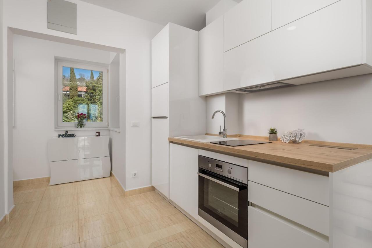 Luxury Studio Apartment Honeymoon Selce Exteriör bild