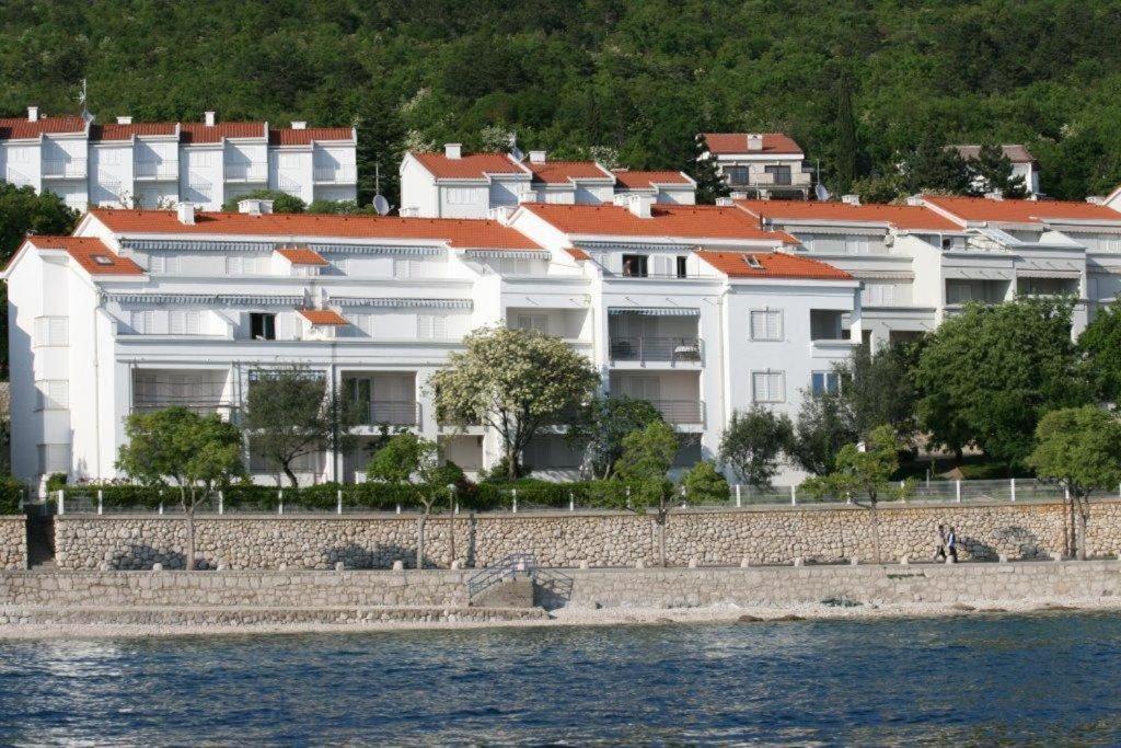 Luxury Studio Apartment Honeymoon Selce Exteriör bild