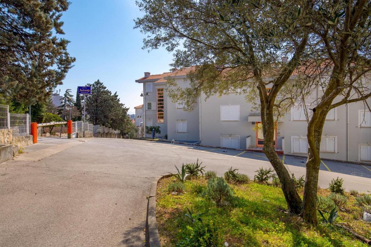 Luxury Studio Apartment Honeymoon Selce Exteriör bild